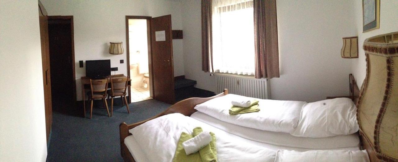 Goldene Rose Aparthotel Ebersbach an der Fils Exterior foto
