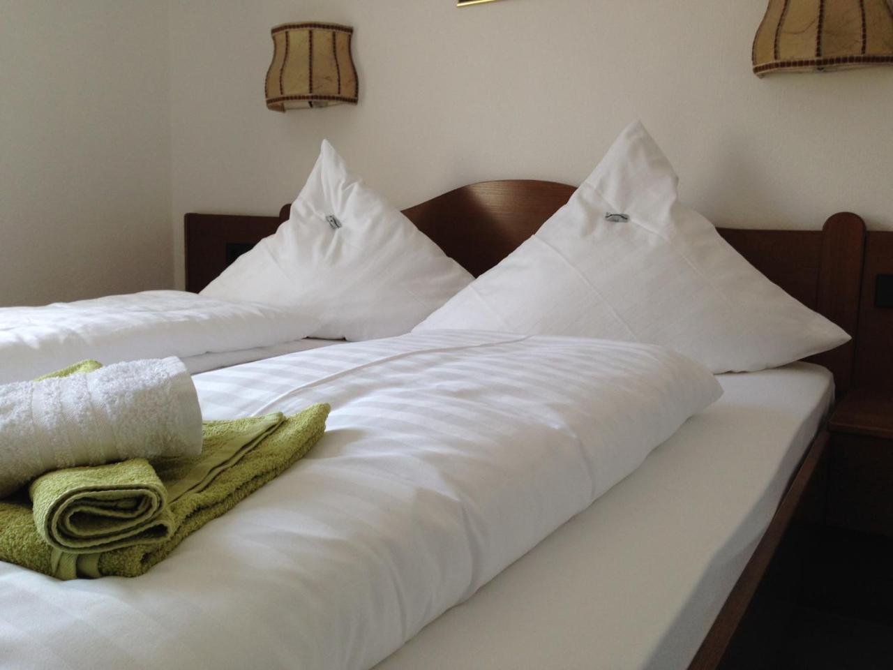Goldene Rose Aparthotel Ebersbach an der Fils Exterior foto