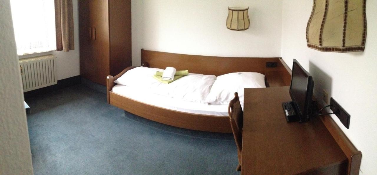 Goldene Rose Aparthotel Ebersbach an der Fils Exterior foto